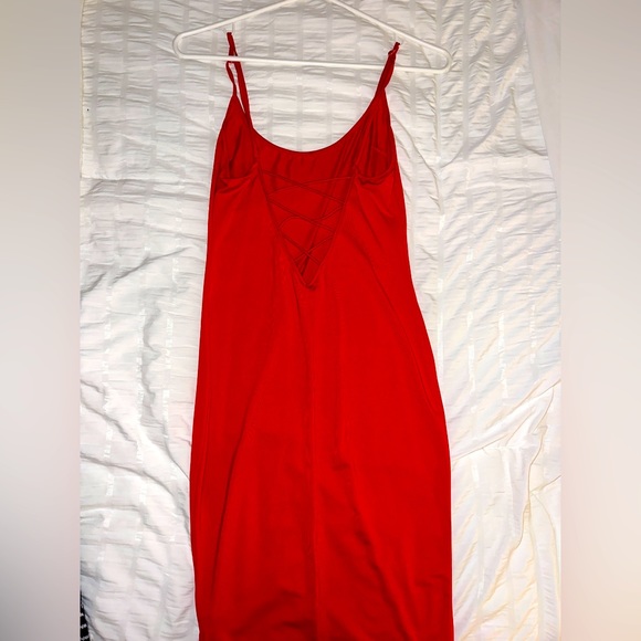 Red midi dress - Picture 2 of 2